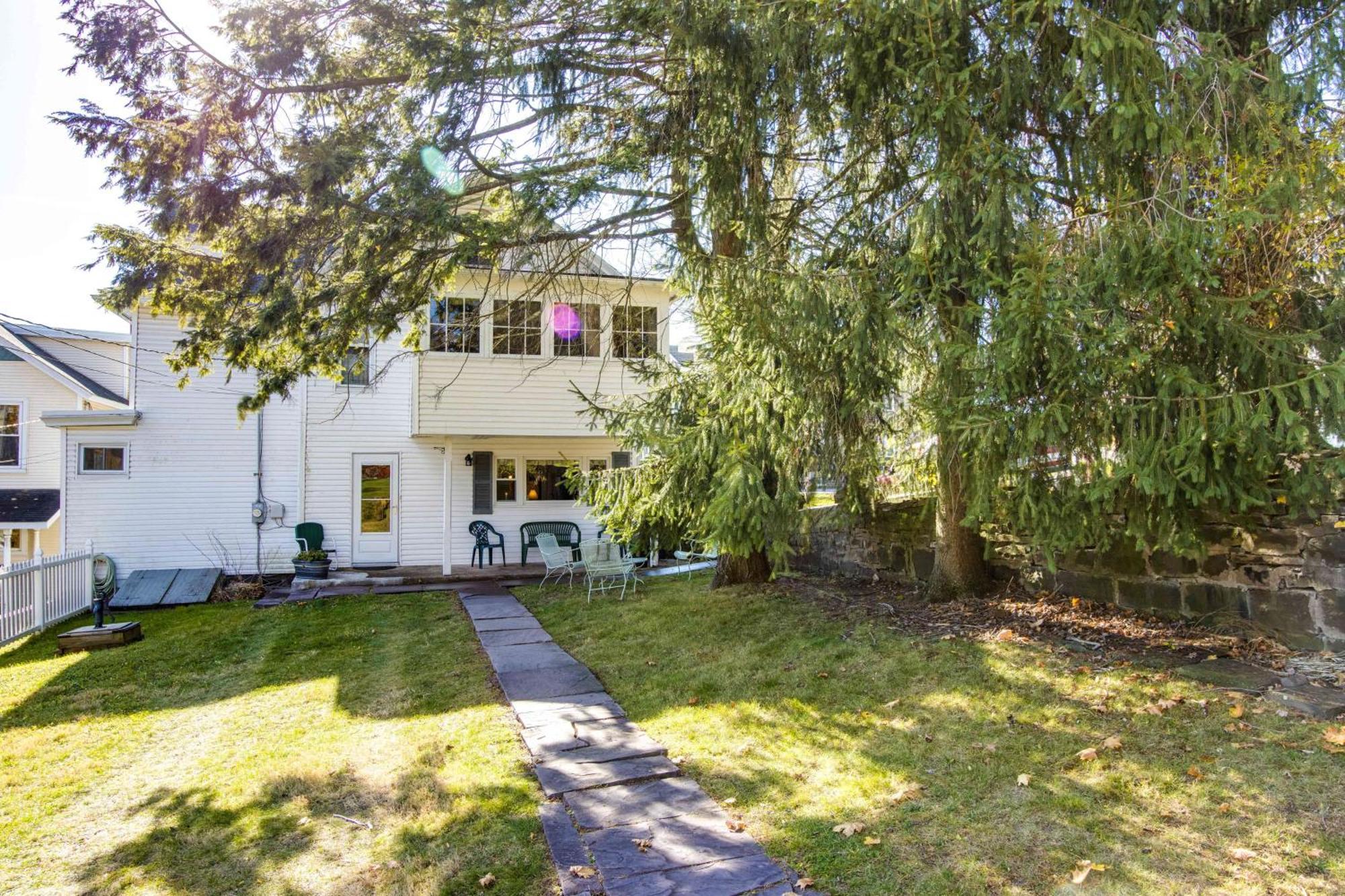Victorian Home With Porch 6 Mi To Hickory Run Park! White Haven Екстериор снимка