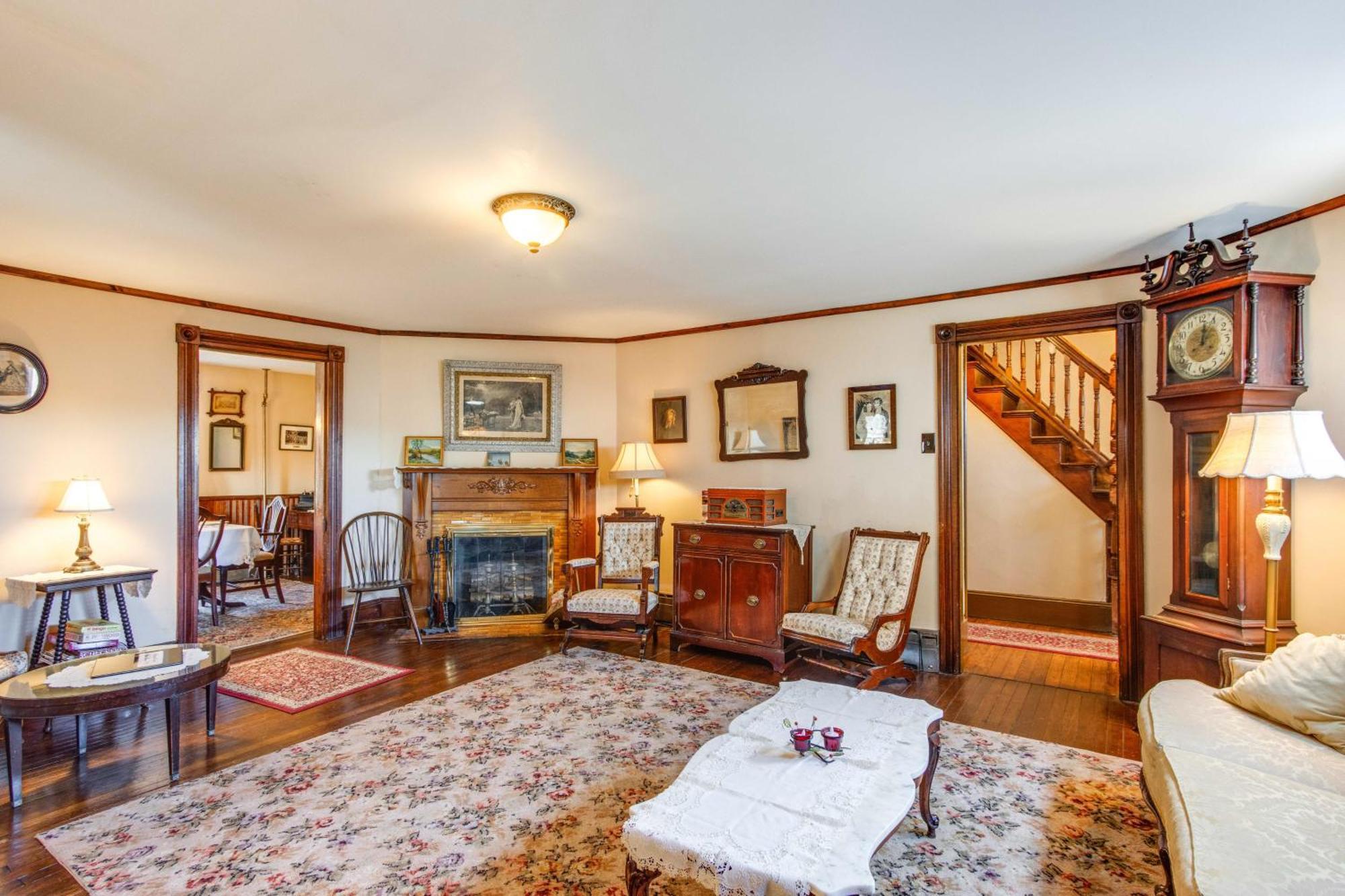 Victorian Home With Porch 6 Mi To Hickory Run Park! White Haven Екстериор снимка
